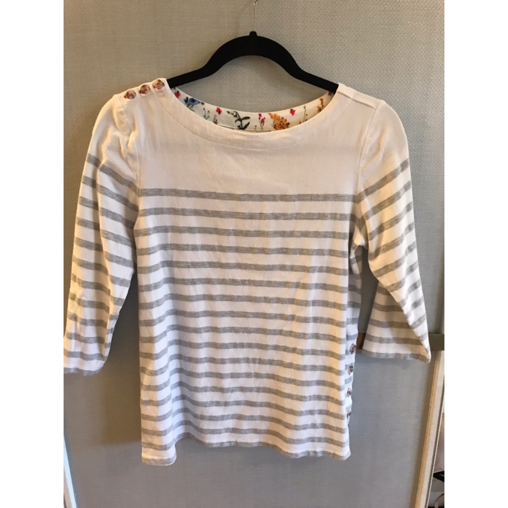 Three-quarter sleeve shirt